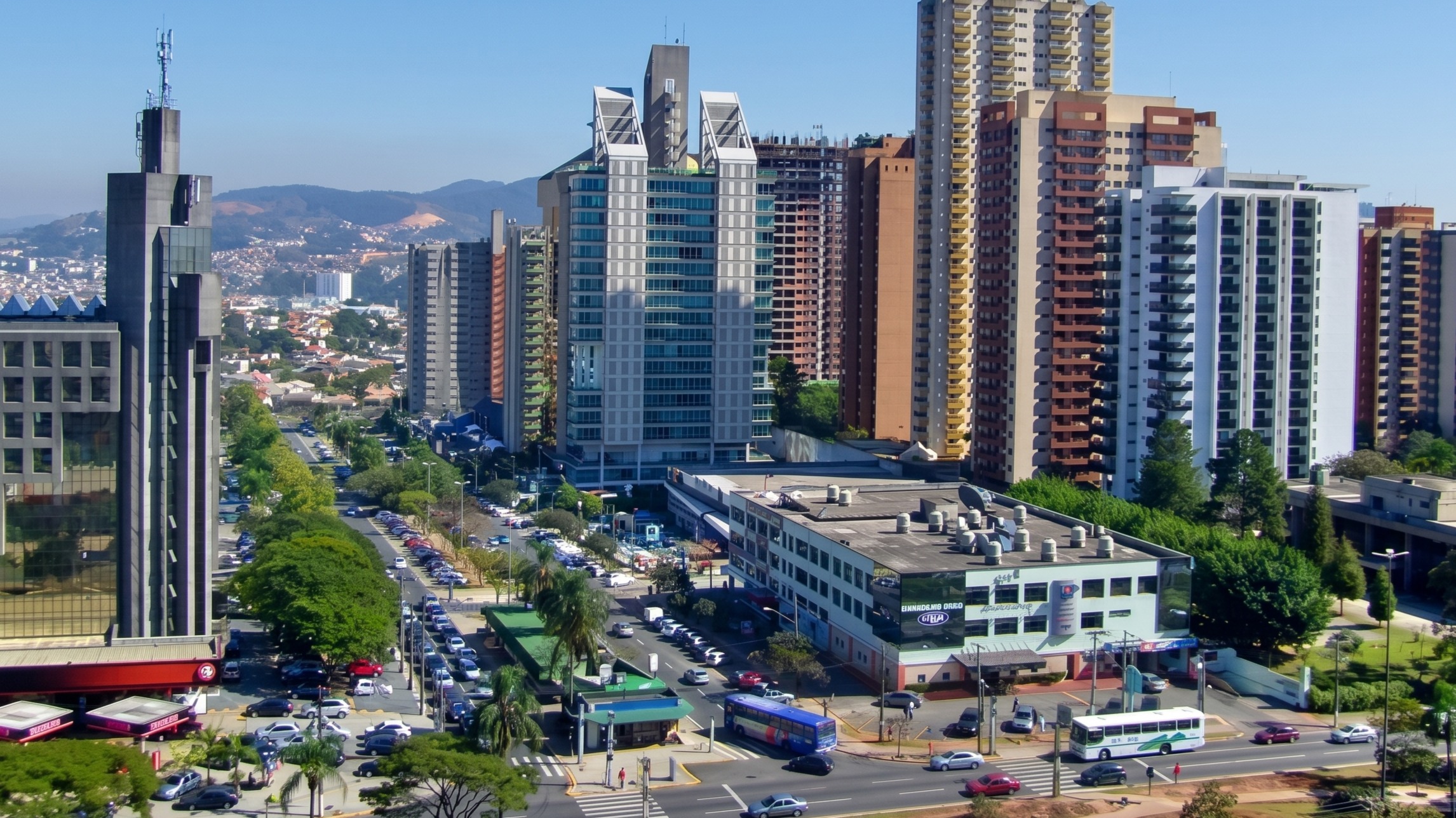 Algumas pessoas compram imóveis em Alphaville. Outras compram proximidade com poder.